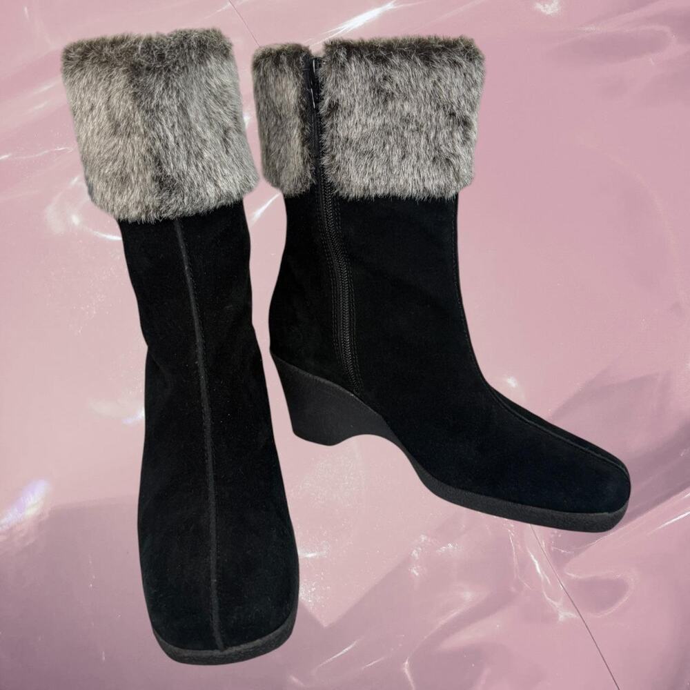 Y2K grunge festival goth Black suede wedge boots with grey faux fur trim size 8
